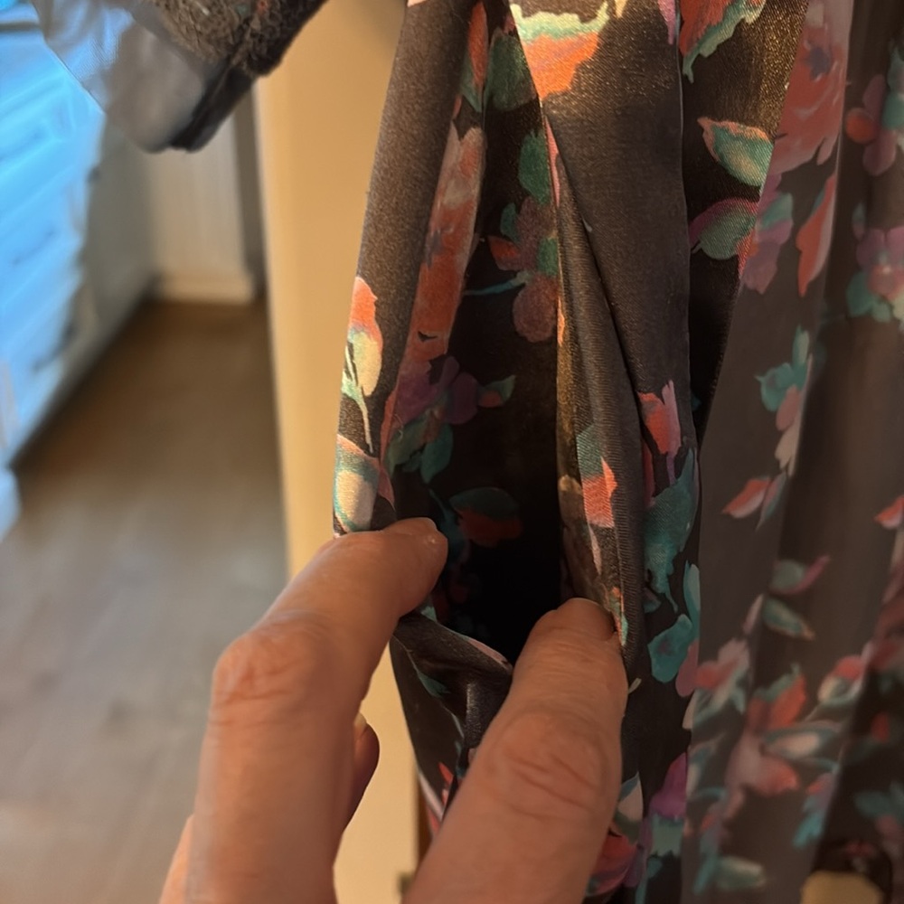 2 Floral Satin Robes with Pockets! - Picture 10 of 14